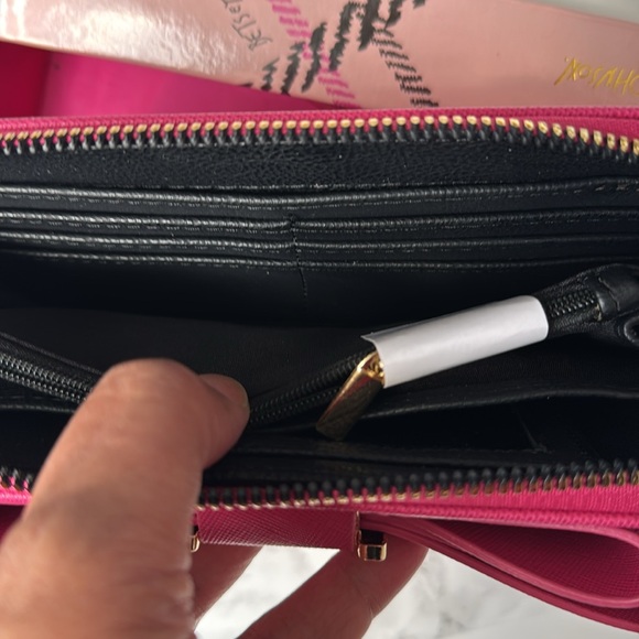 Betsey Johnson pink bow zip around wallet/wristlet. NIB - Picture 9 of 10